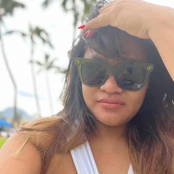 Meet your Posher, Kassundra - Picture 3 of 3